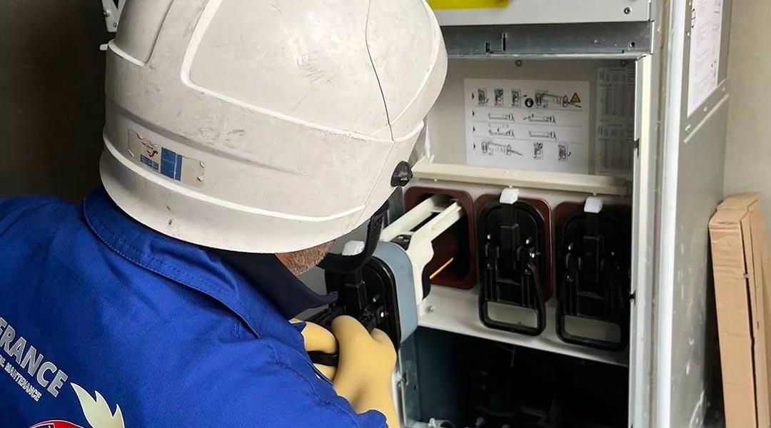 Les Défis de la Maintenance des Postes Haute Tension en Environnement Contraint